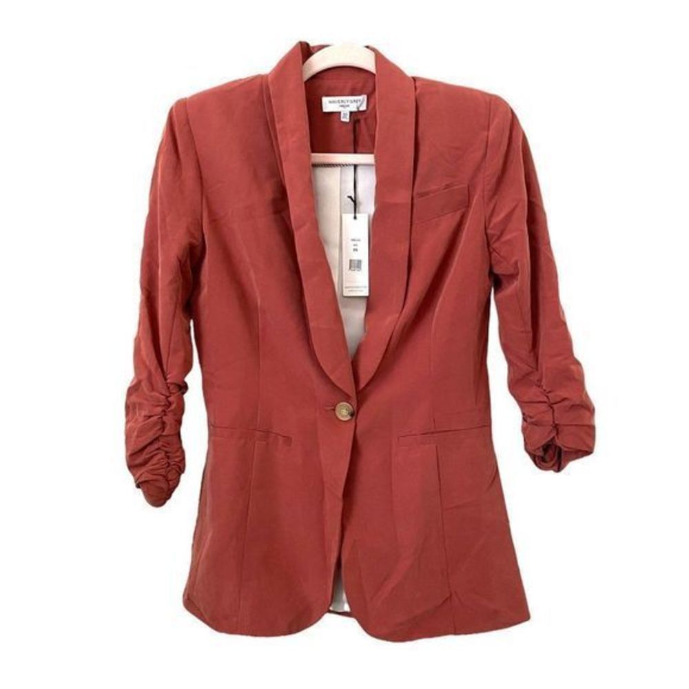 ‎Waverly
Grey Liberant Red Blazer NWT